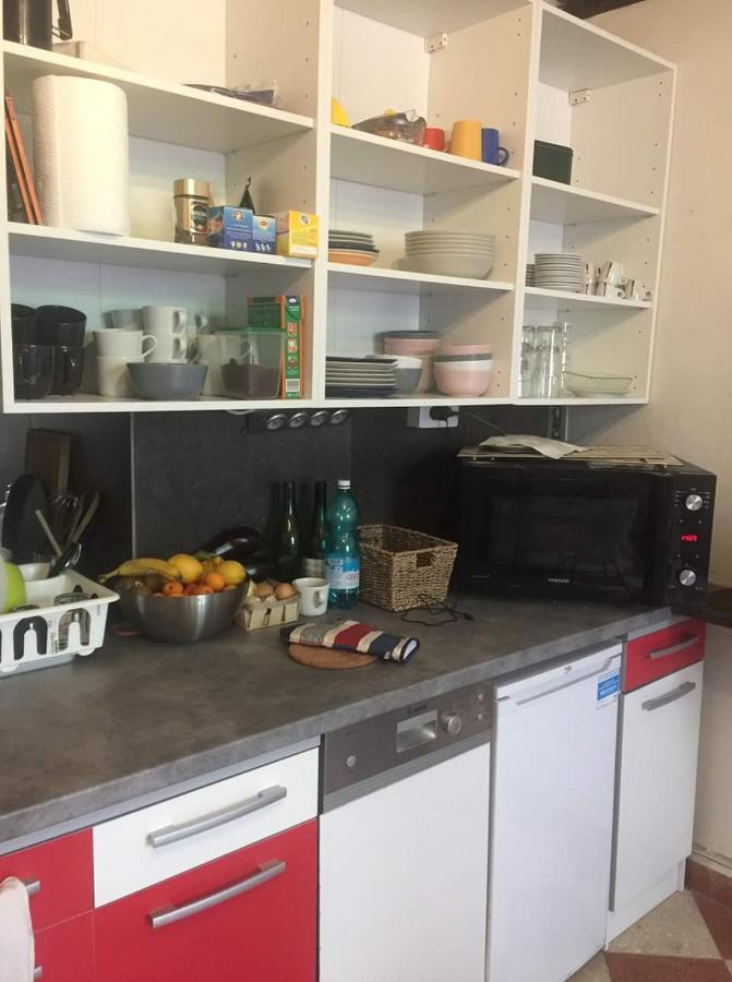 Gite De La Porte Saint Jacques: A Hostel For Pilgrims Εξωτερικό φωτογραφία