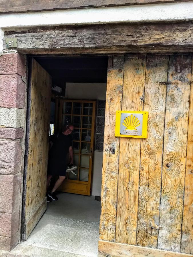 Gite De La Porte Saint Jacques: A Hostel For Pilgrims Εξωτερικό φωτογραφία