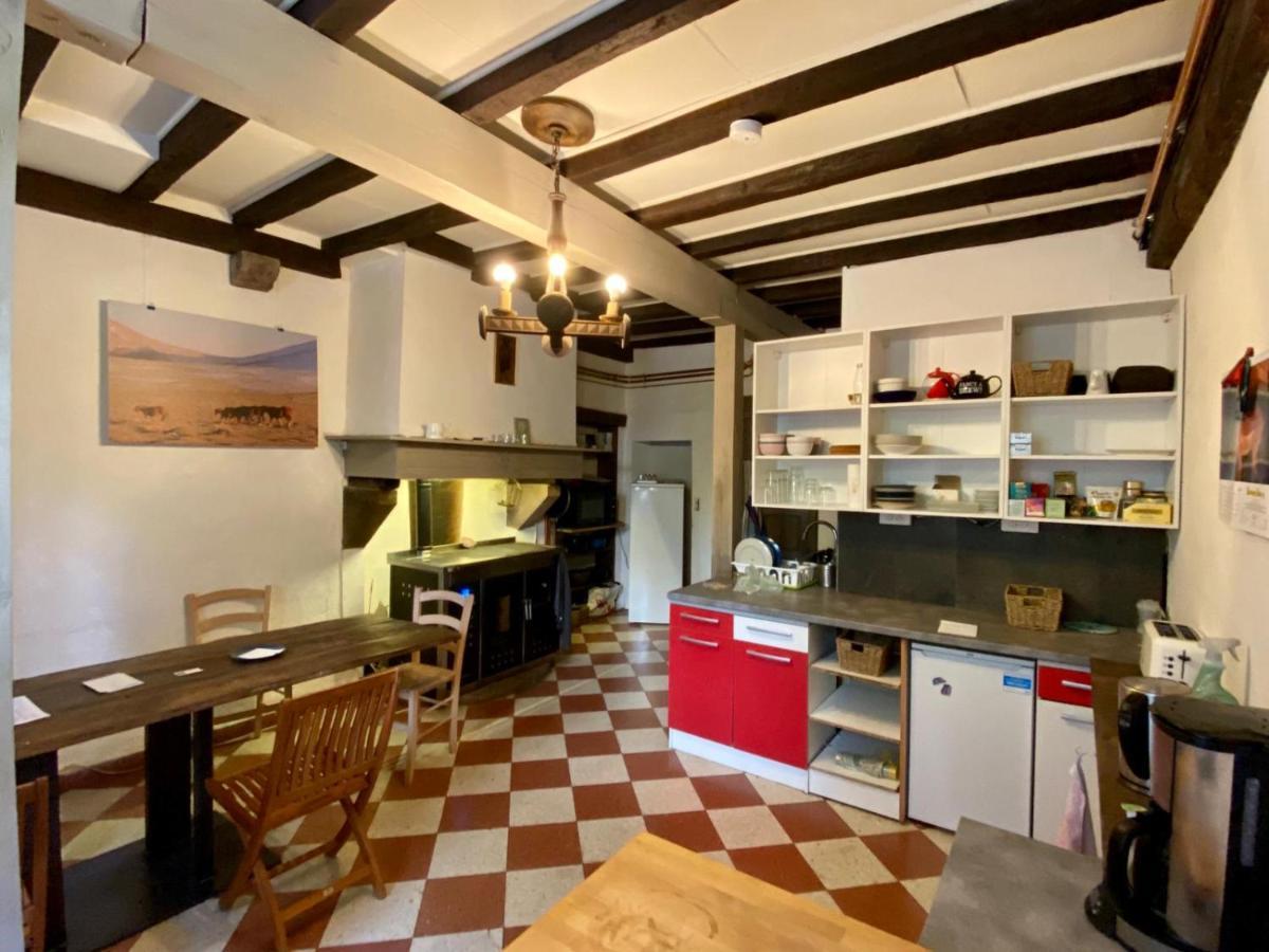 Gite De La Porte Saint Jacques: A Hostel For Pilgrims Εξωτερικό φωτογραφία