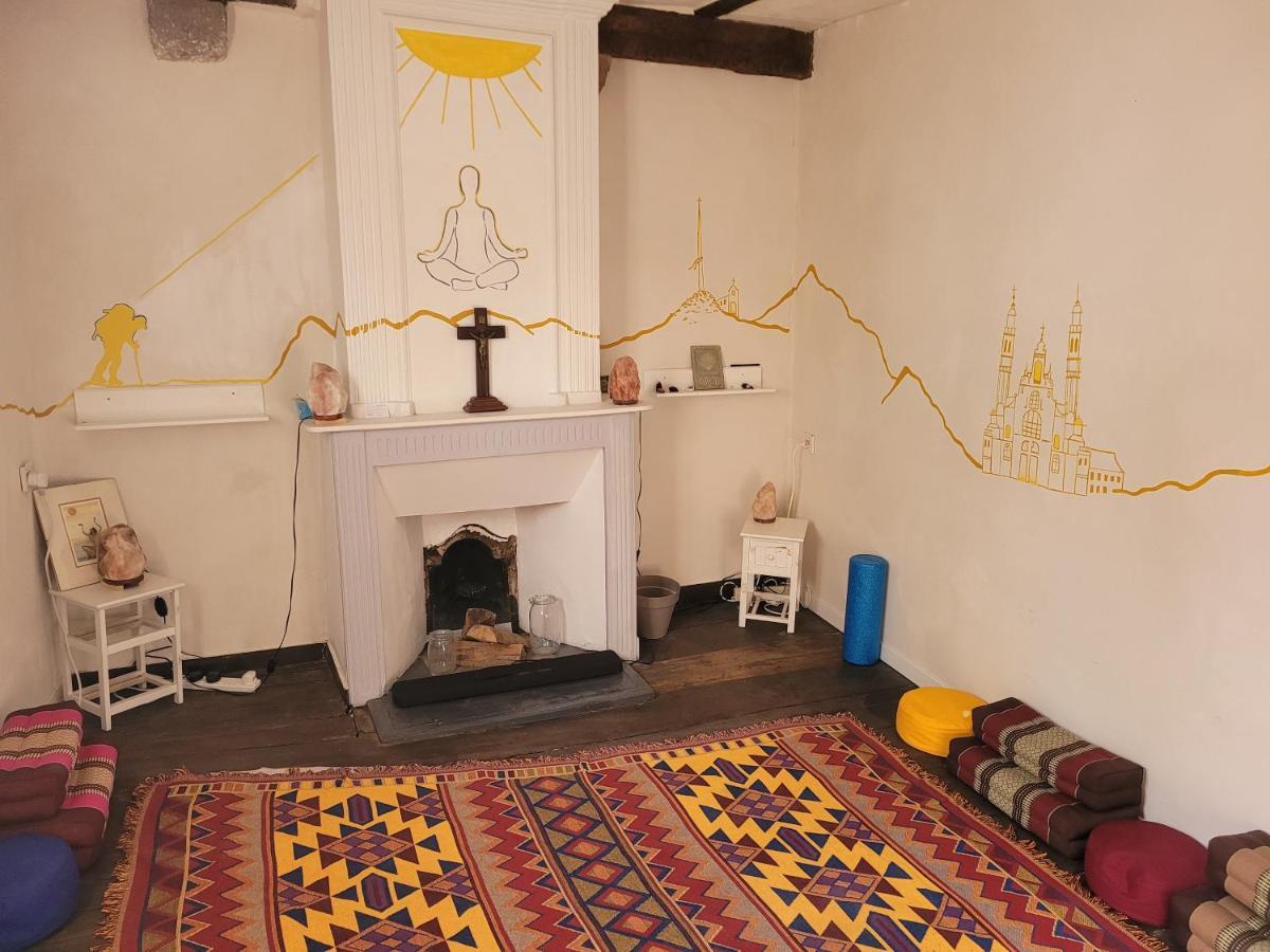 Gite De La Porte Saint Jacques: A Hostel For Pilgrims Εξωτερικό φωτογραφία