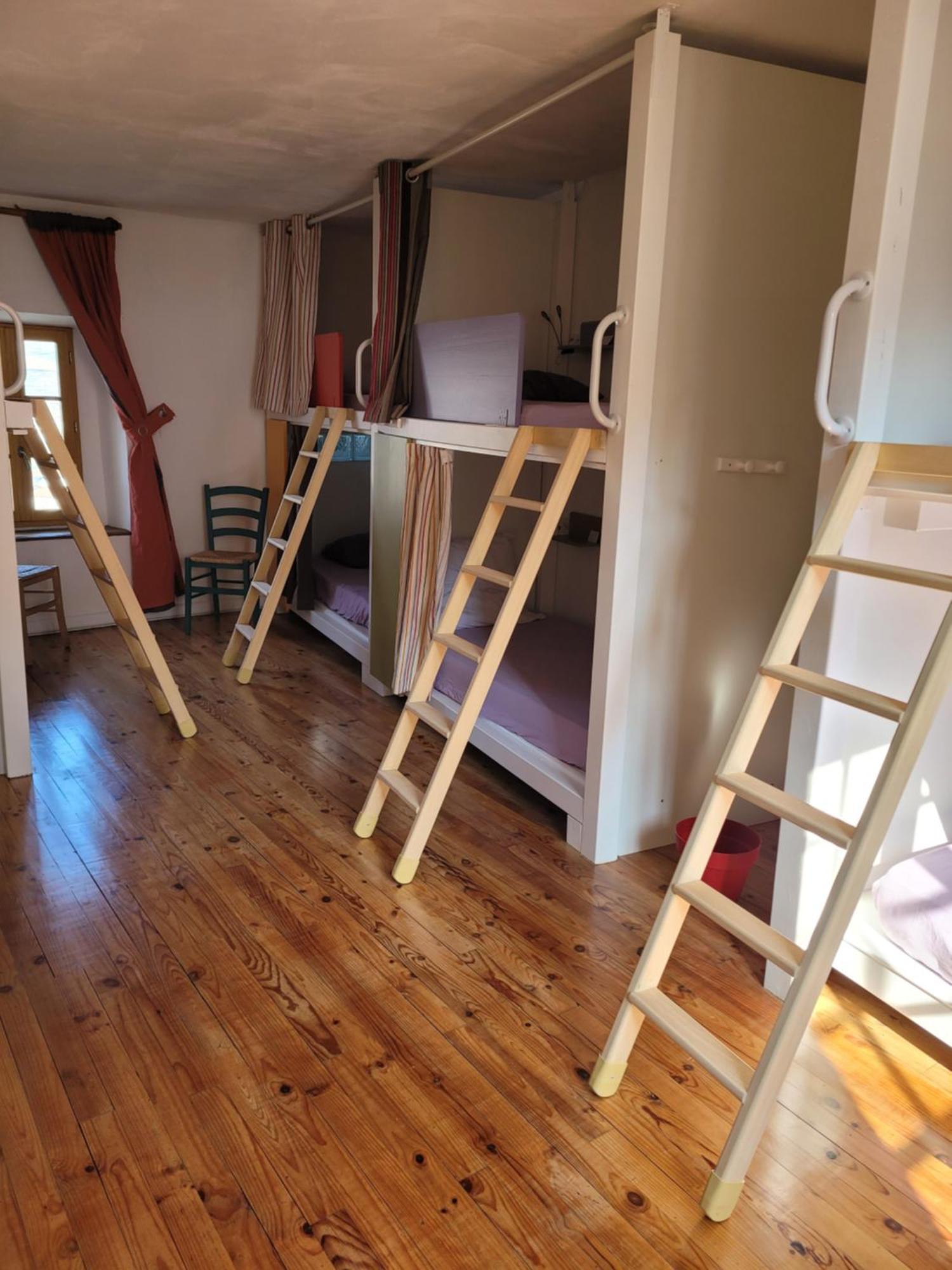 Gite De La Porte Saint Jacques: A Hostel For Pilgrims Εξωτερικό φωτογραφία